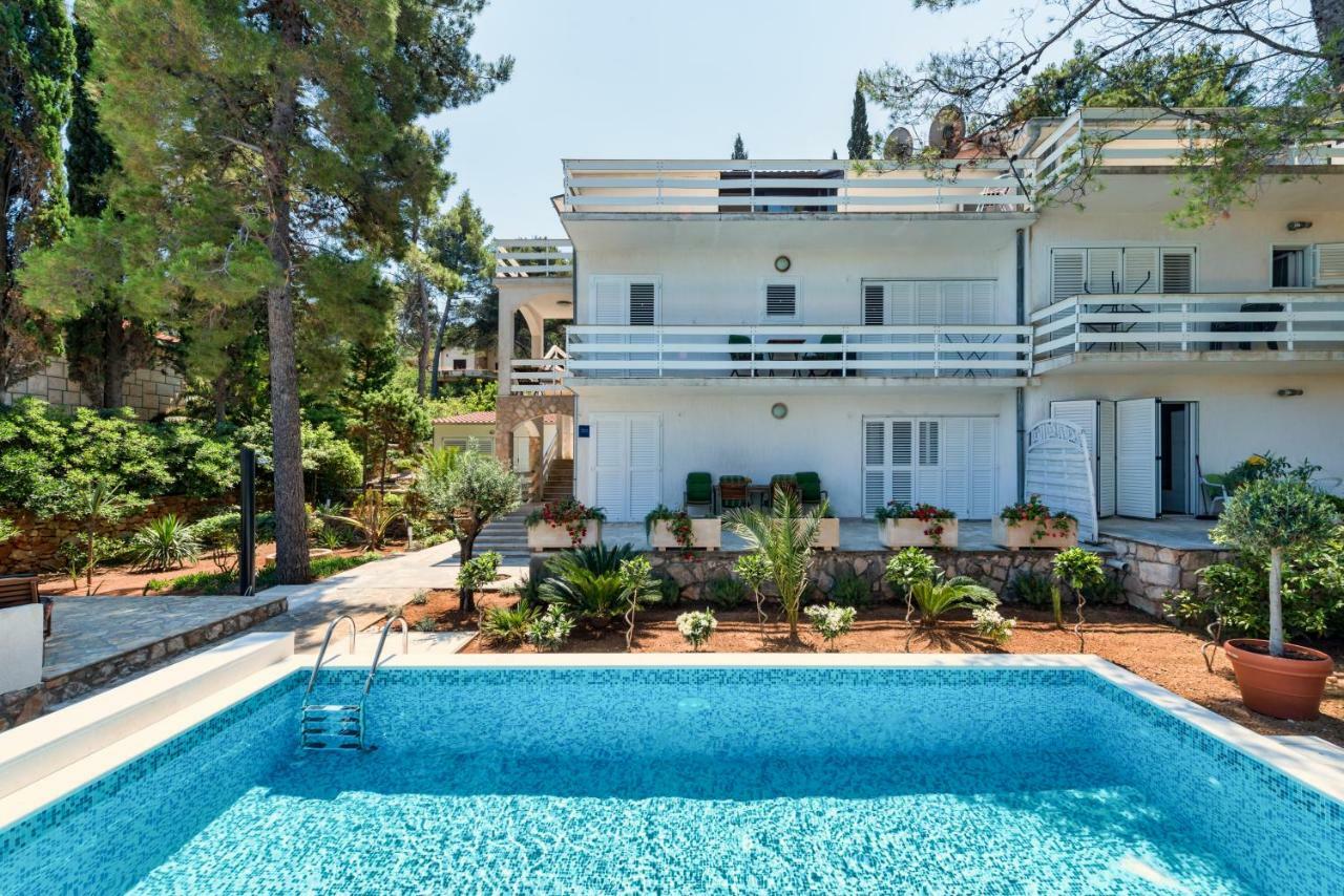 Apartments Tamar Jelsa  Exterior foto